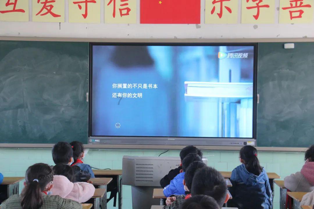 小猫钓鱼游戏龙王版有船